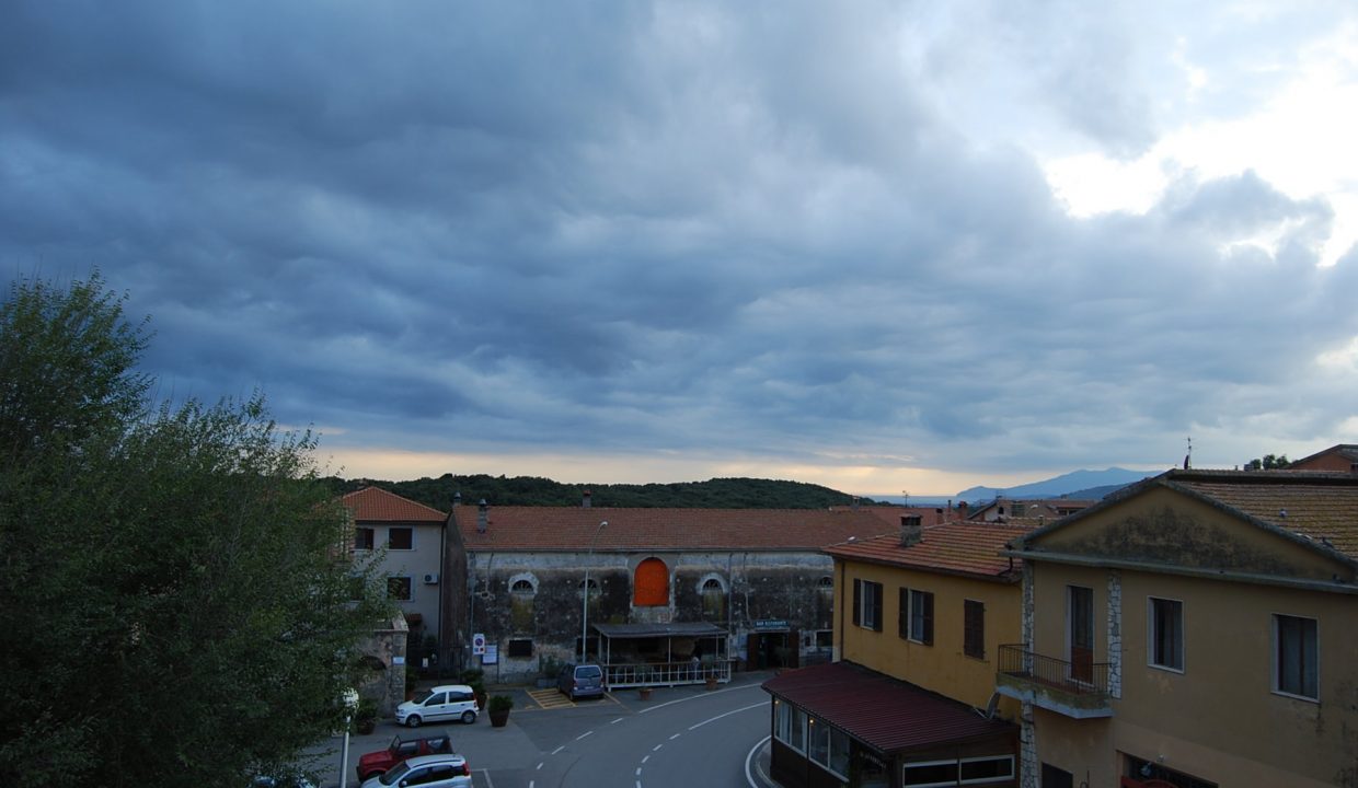 Terrazzo con vista mare e paese